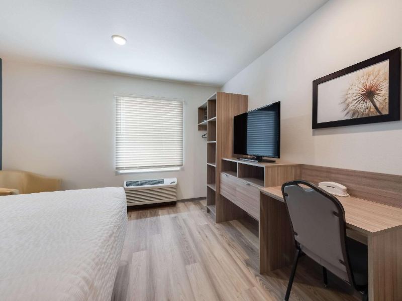 Woodspring Suites Meridian image