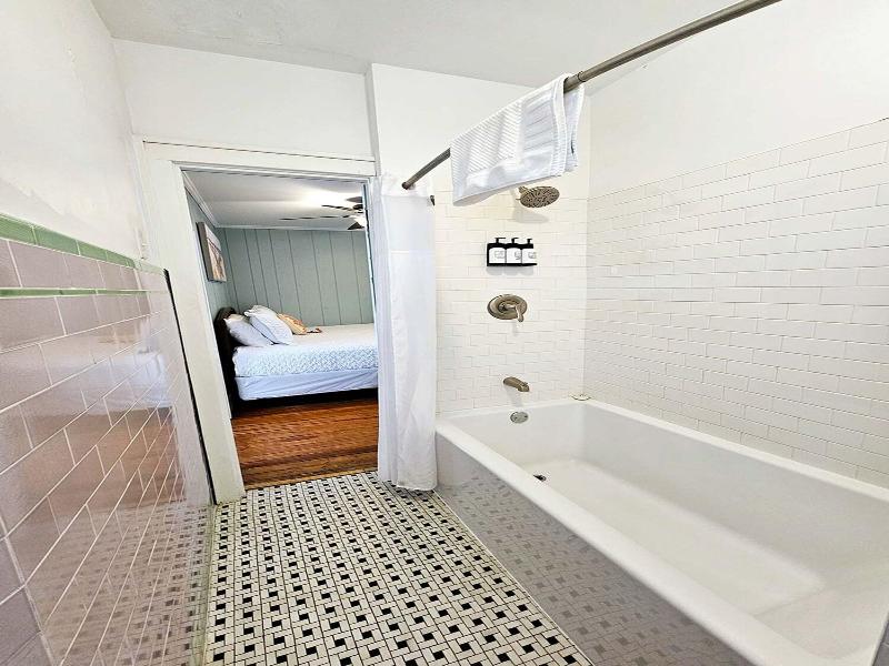 Historic Hotel Nichols image