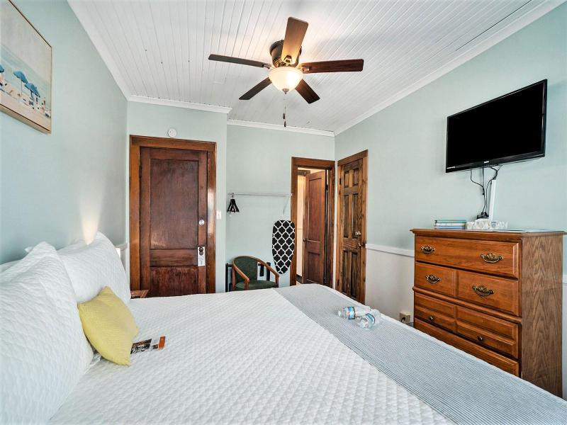 Historic Hotel Nichols image