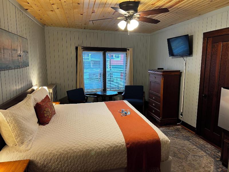 Historic Hotel Nichols image