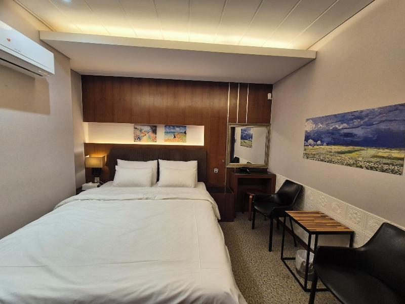 New Day Hotel Gangnam image