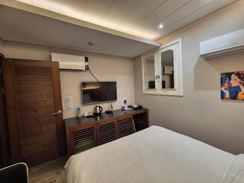New Day Hotel Gangnam image