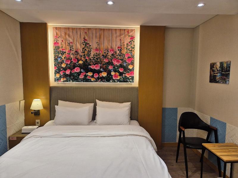 New Day Hotel Gangnam image