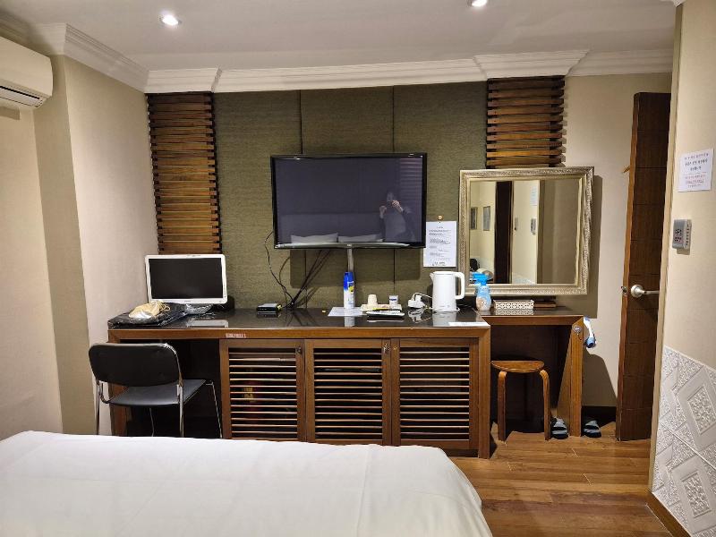 New Day Hotel Gangnam image