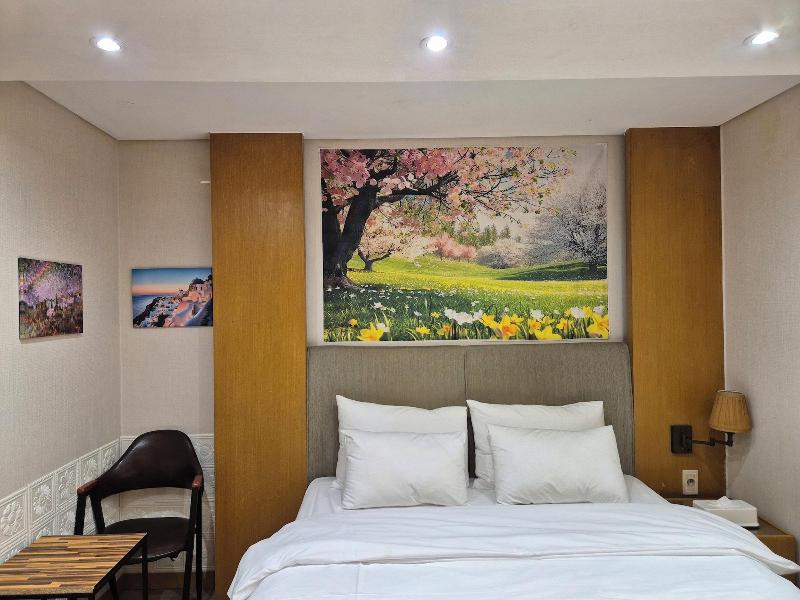 New Day Hotel Gangnam image