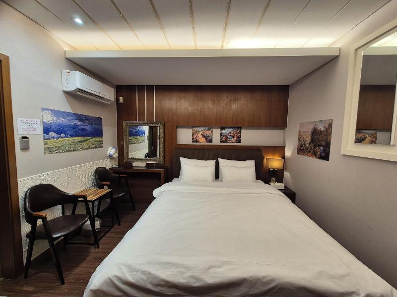 New Day Hotel Gangnam image