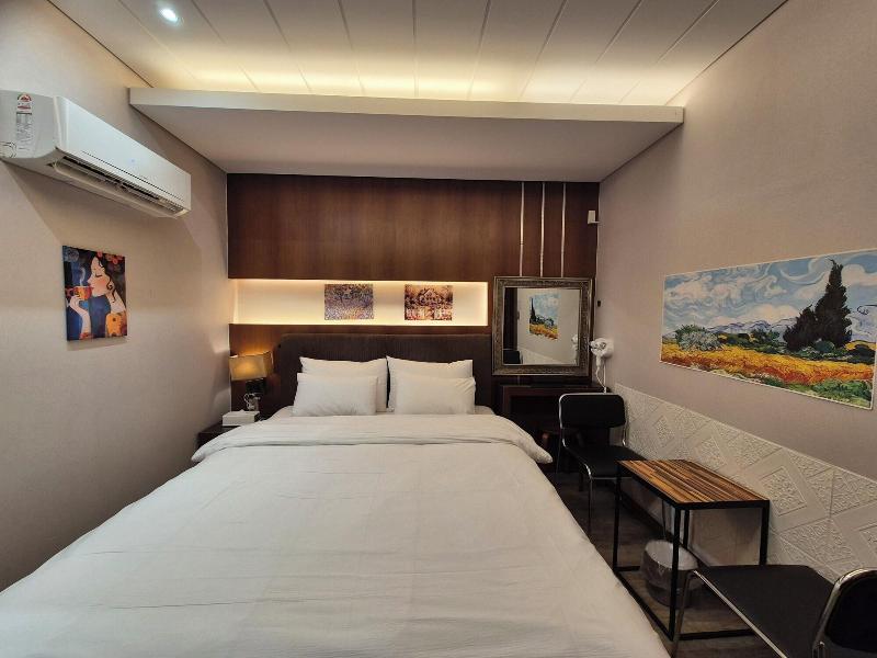 New Day Hotel Gangnam image