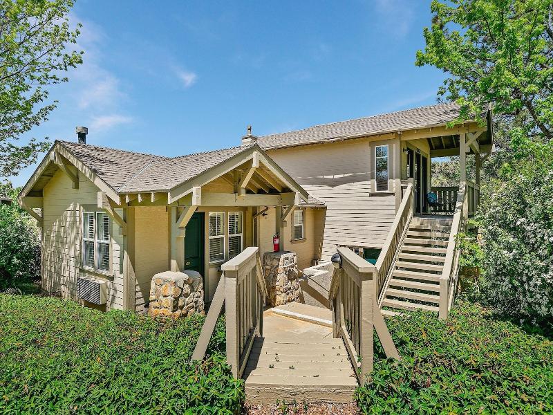 Orchard Hill image
