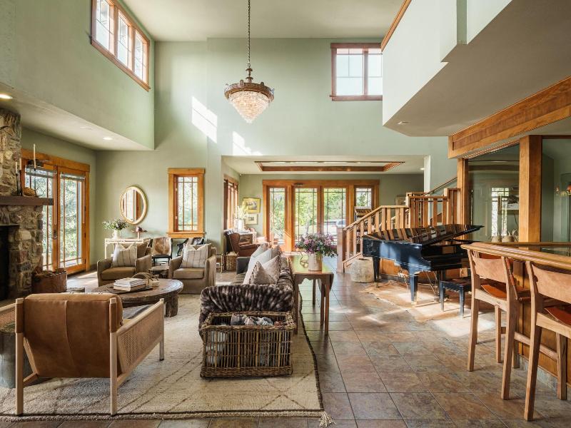 Orchard Hill image