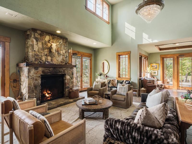 Orchard Hill image