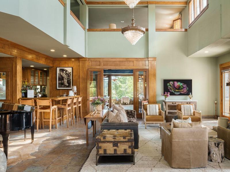 Orchard Hill image
