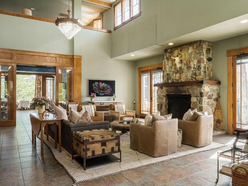 Orchard Hill image