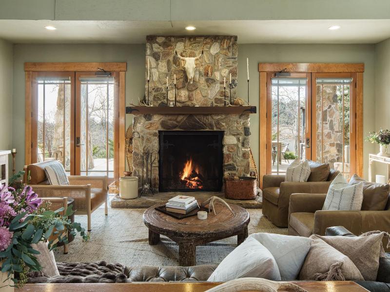 Orchard Hill image