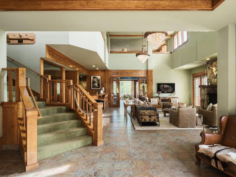 Orchard Hill image