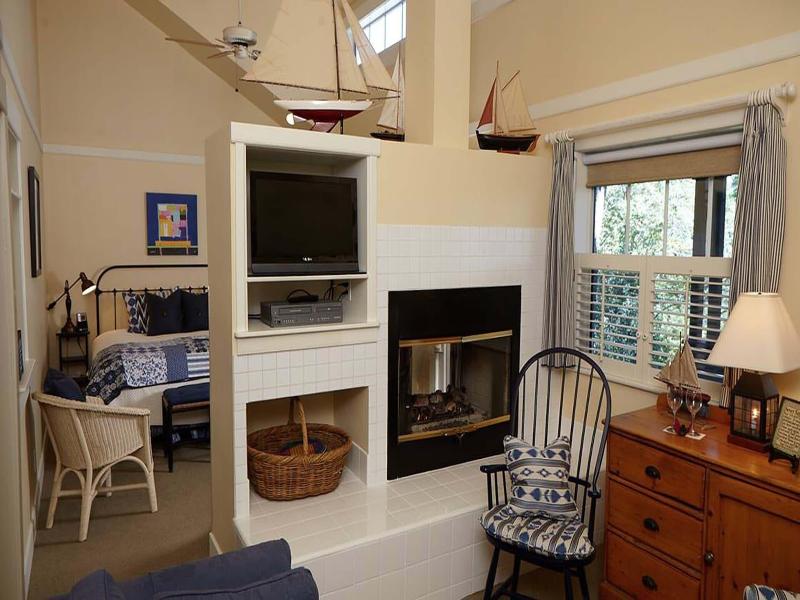 Orchard Hill image