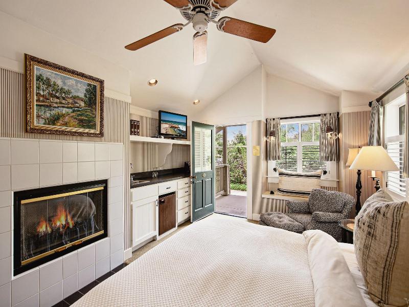 Orchard Hill image