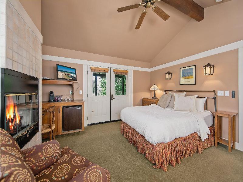 Orchard Hill image