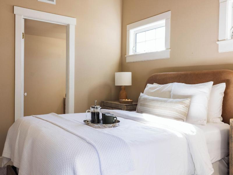 Orchard Hill image
