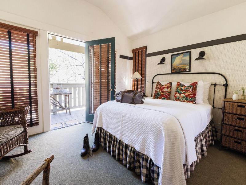 Orchard Hill image