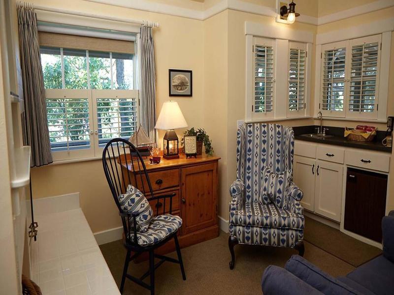 Orchard Hill image
