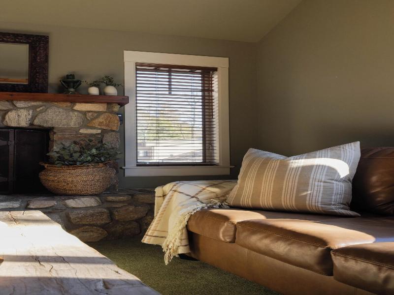 Orchard Hill image