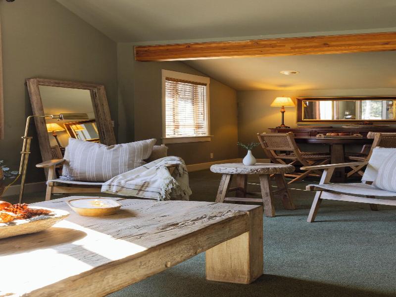 Orchard Hill image