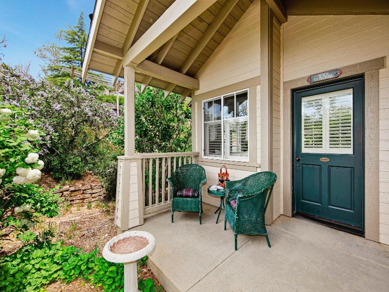 Orchard Hill image