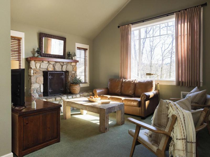 Orchard Hill image