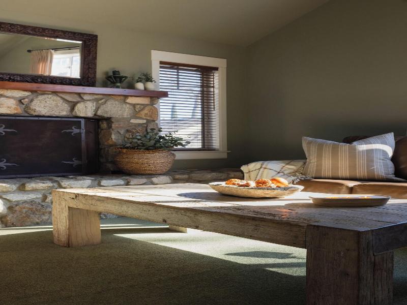 Orchard Hill image