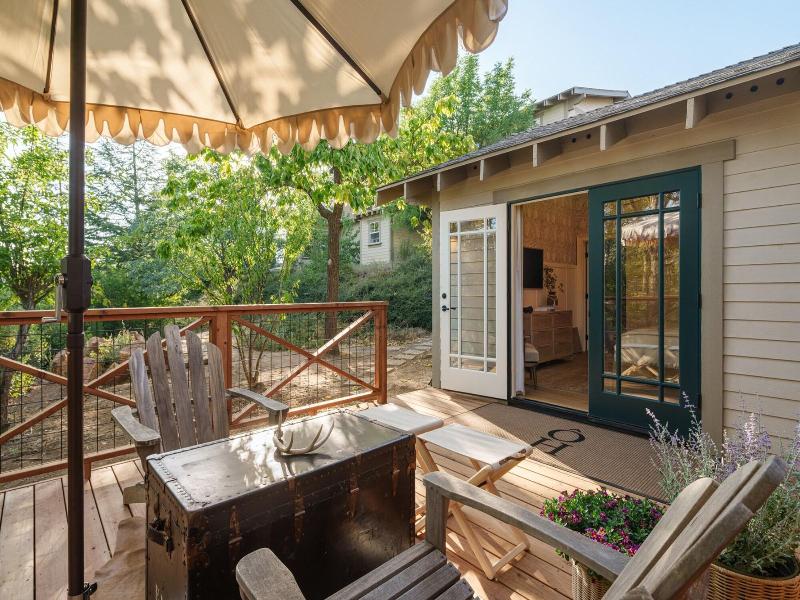 Orchard Hill image