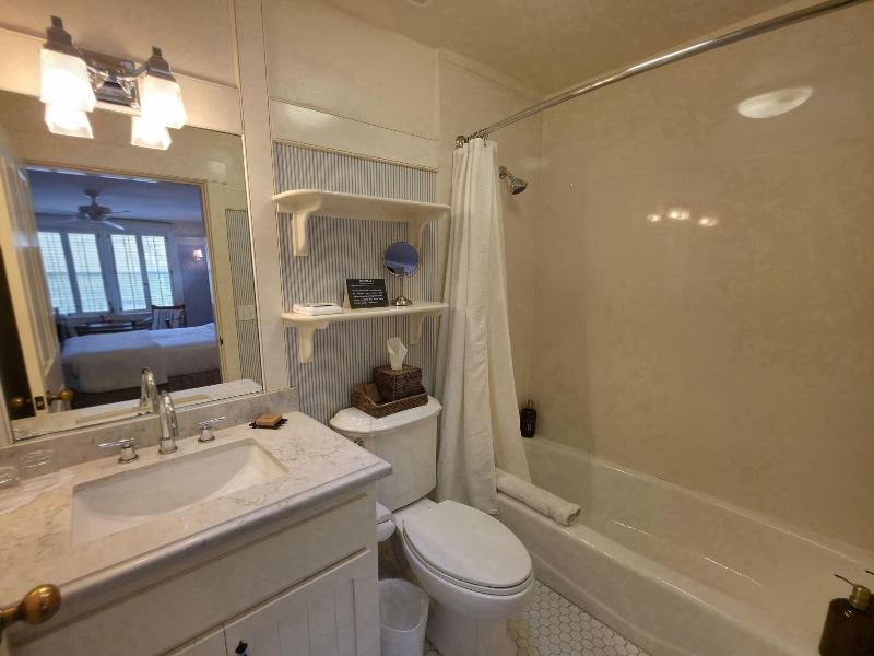 Orchard Hill image