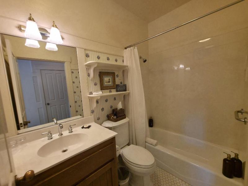 Orchard Hill image