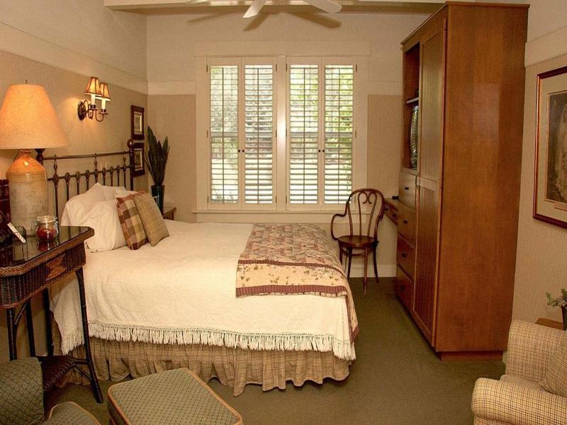 Orchard Hill image