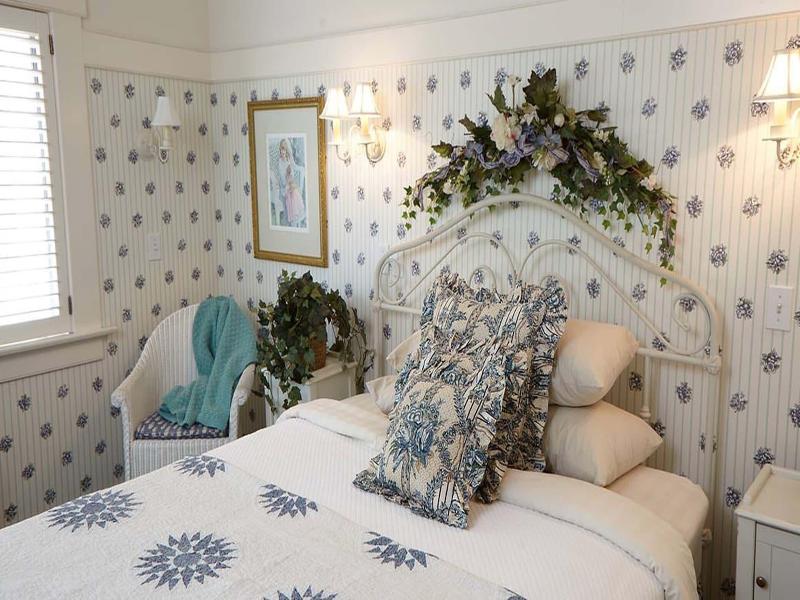 Orchard Hill image