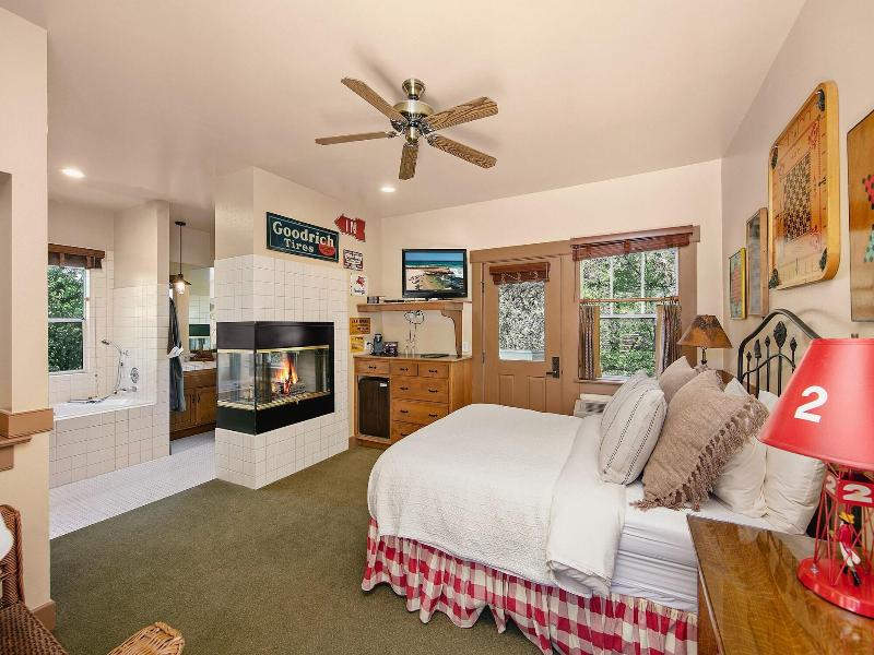 Orchard Hill image