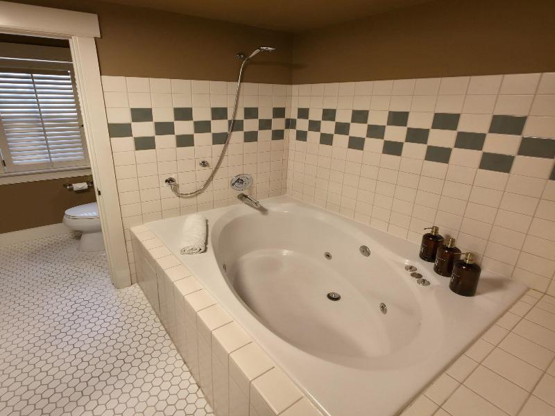 Orchard Hill image