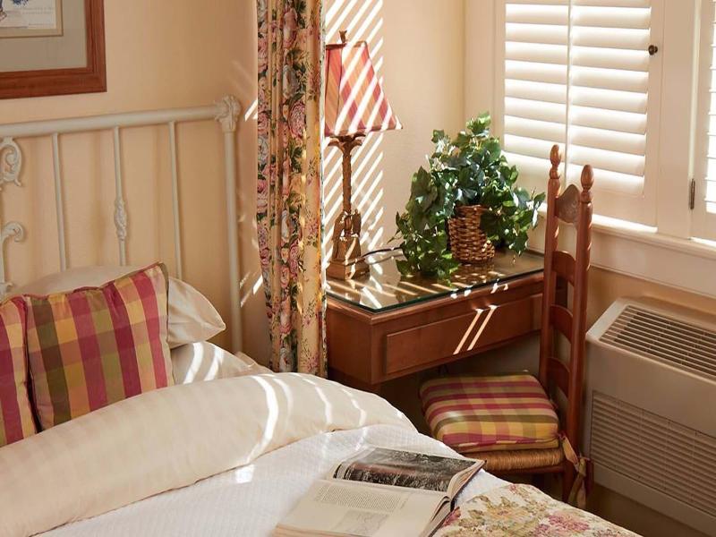 Orchard Hill image