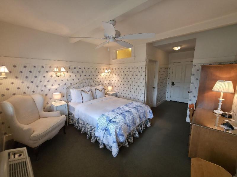 Orchard Hill image