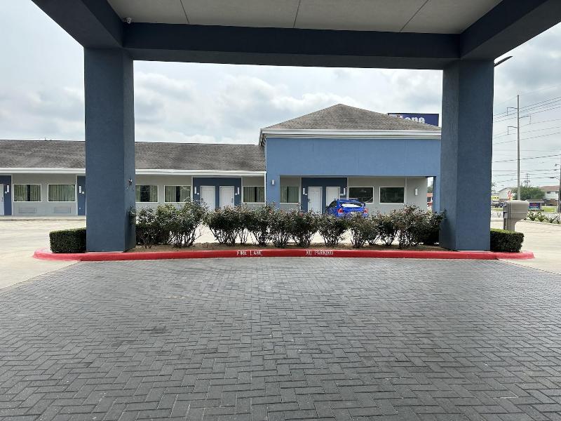 Lone Star Inn image