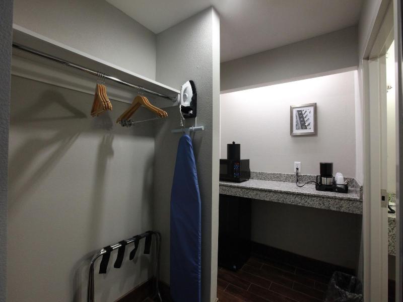 Lone Star Inn image