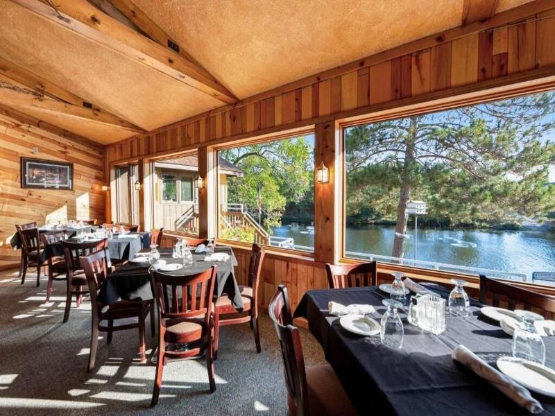 Chanticleer Inn