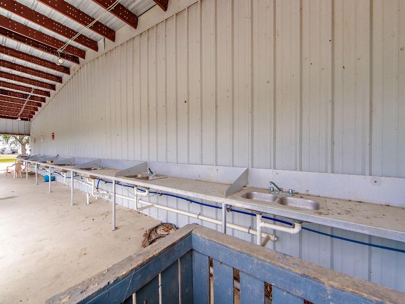 Southern Breeze Lodge image