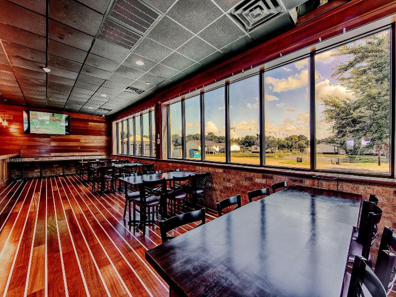 Southern Breeze Lodge image