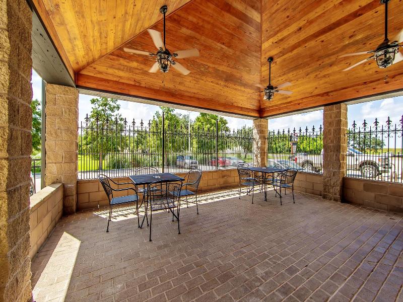 Southern Breeze Lodge image