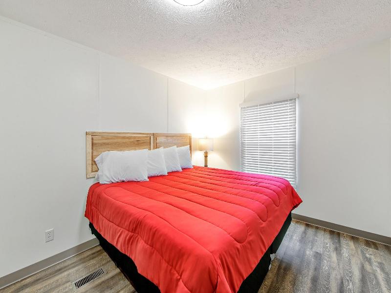 Southern Breeze Lodge image