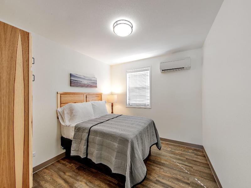 Southern Breeze Lodge image