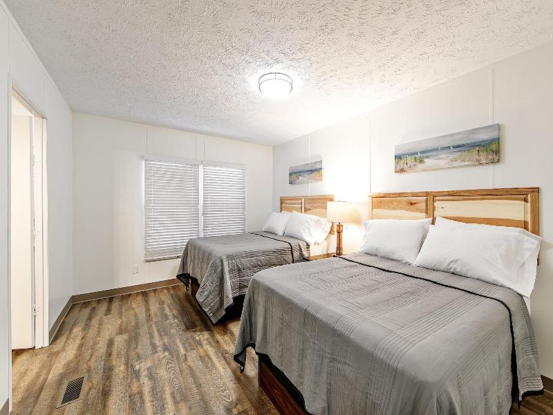 Southern Breeze Lodge image