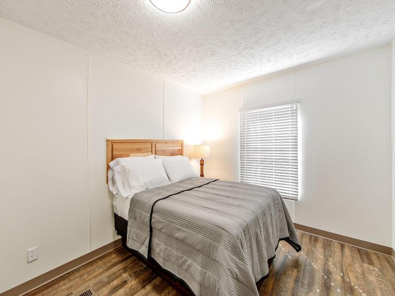 Southern Breeze Lodge image