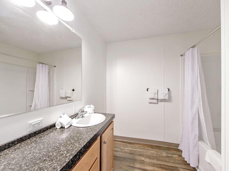 Southern Breeze Lodge image