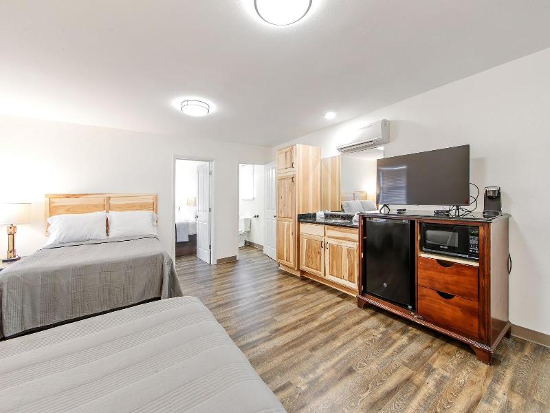 Southern Breeze Lodge image